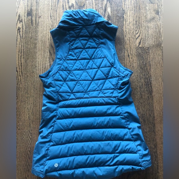 LULULEMON Down for it All running vest in green teal - Picture 4 of 11